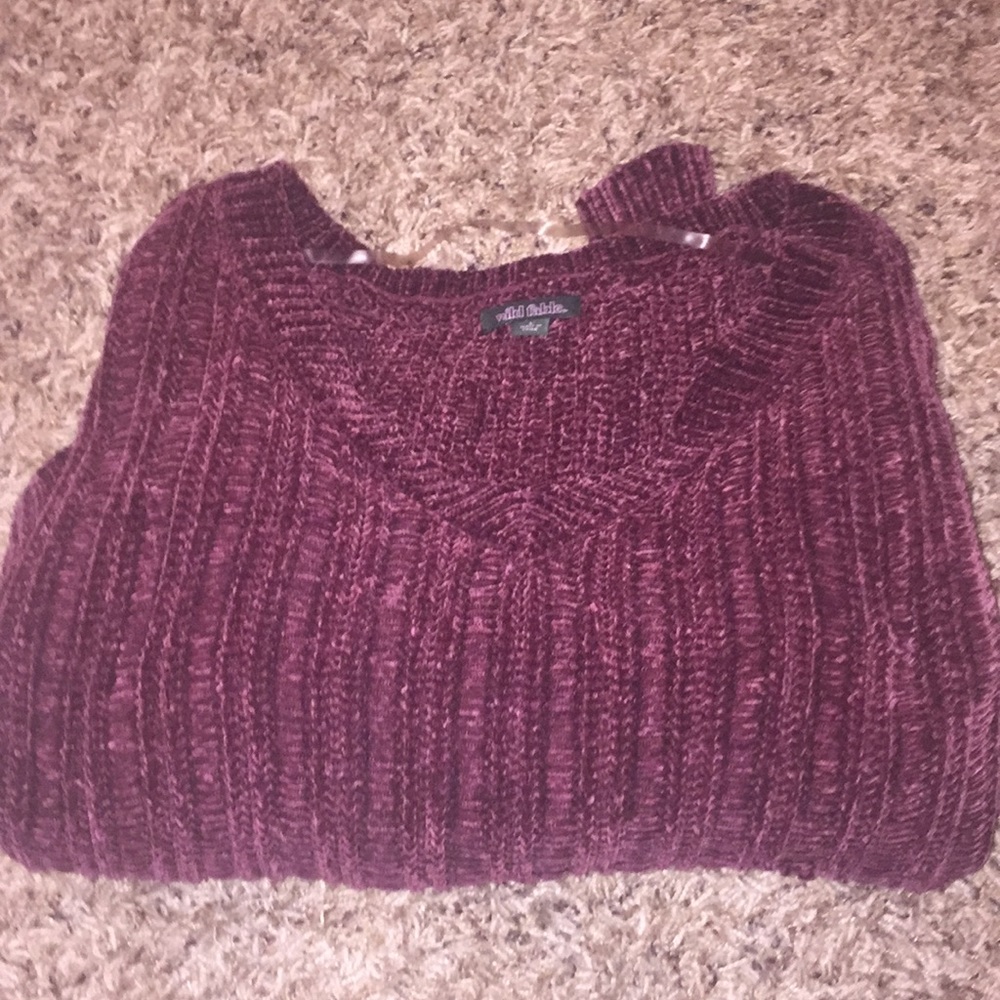 Cropped velvet sweater